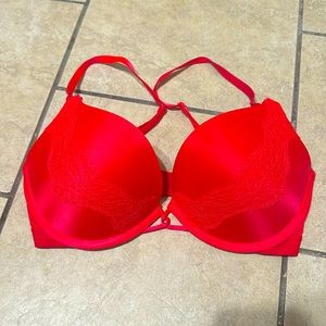 Victoria’s Secret Bombshell Plunge Push-up Bra
